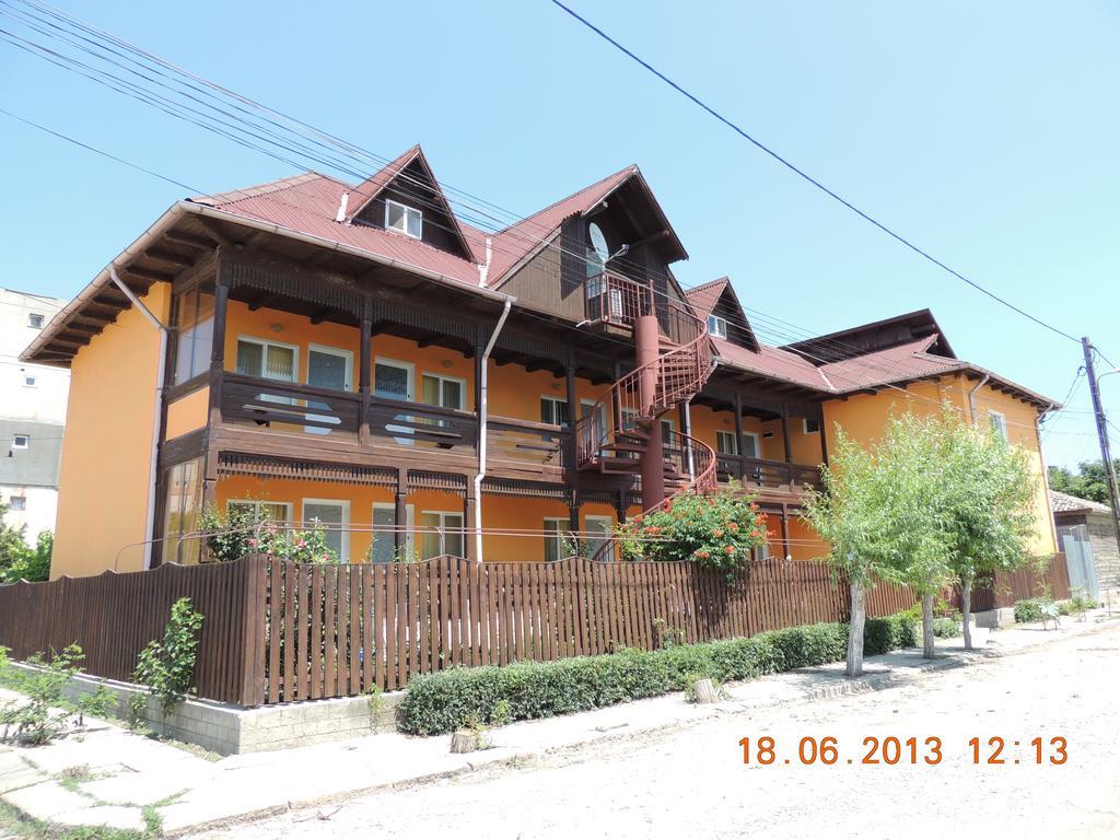Pensiunea Iulia Sulina Exterior photo
